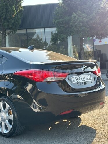 Hyundai Elantra-18
