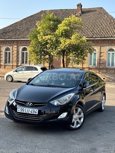 Hyundai Elantra-11