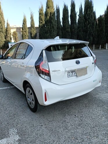 Toyota Aqua-6