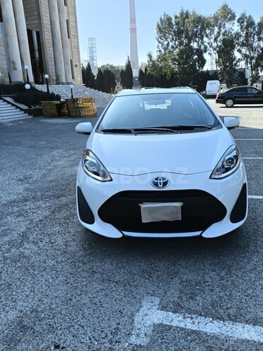 Toyota Aqua-1