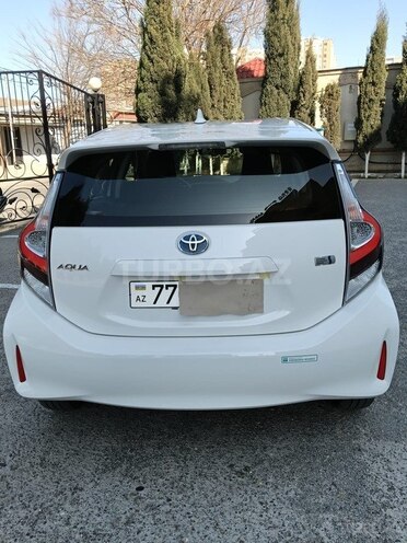 Toyota Aqua-11