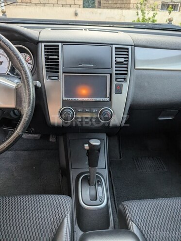 Nissan Tiida-9