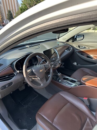 Chevrolet Malibu-9