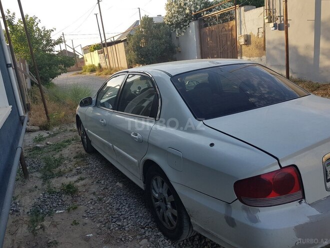 Hyundai Sonata-4