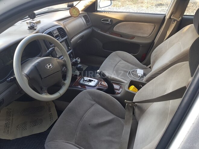 Hyundai Sonata-8