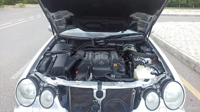 Mercedes E 240-6