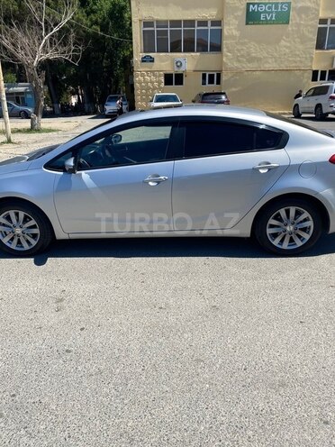 Kia Cerato-5