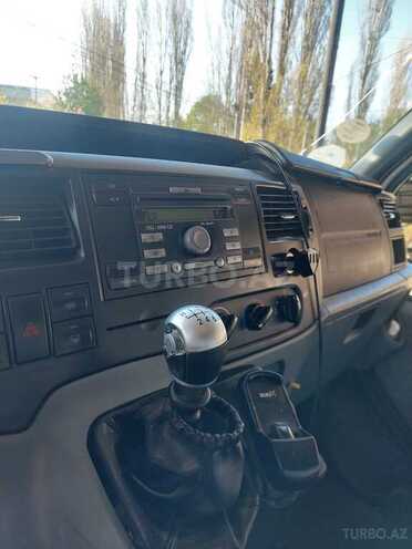 Ford Transit-8