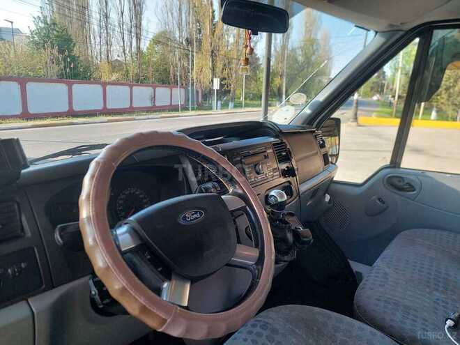 Ford Transit-2