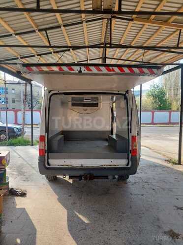 Ford Transit-5