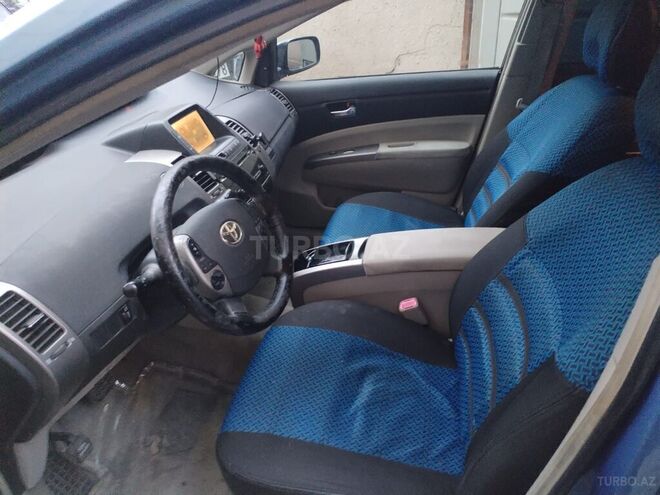 Toyota Prius-4