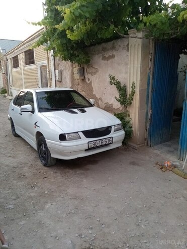 Volkswagen Polo-1