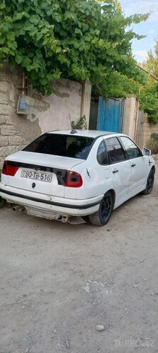 Volkswagen Polo-5