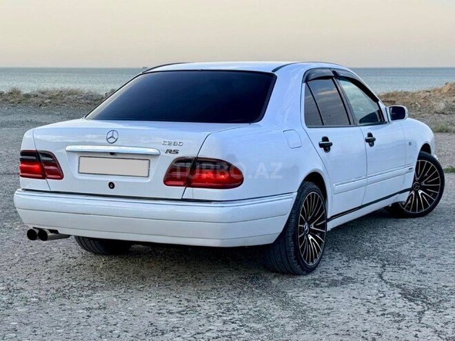 Mercedes E 280-5