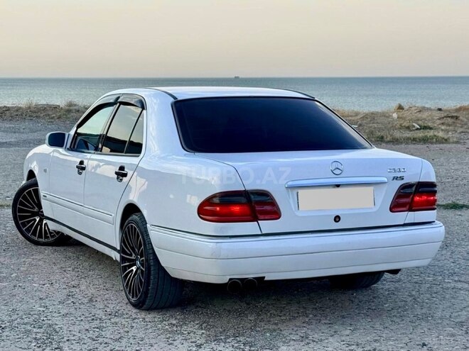 Mercedes E 280-6
