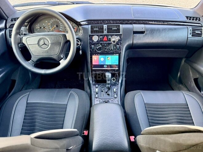 Mercedes E 280-12