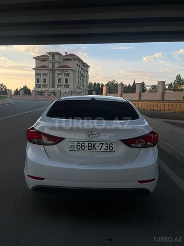 Hyundai Elantra-3