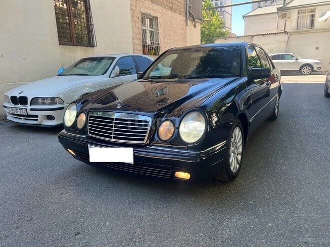 Mercedes E 240-3