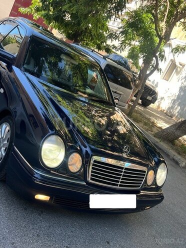 Mercedes E 240-8