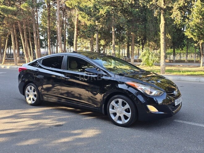 Hyundai Elantra-6