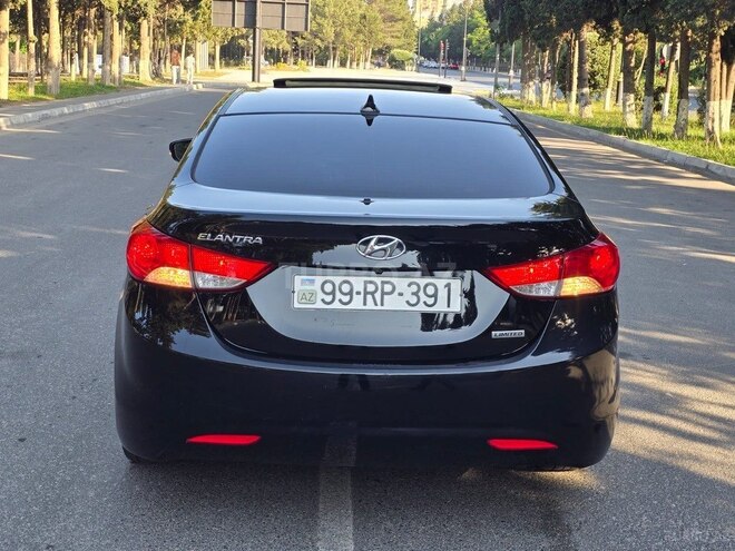 Hyundai Elantra-7