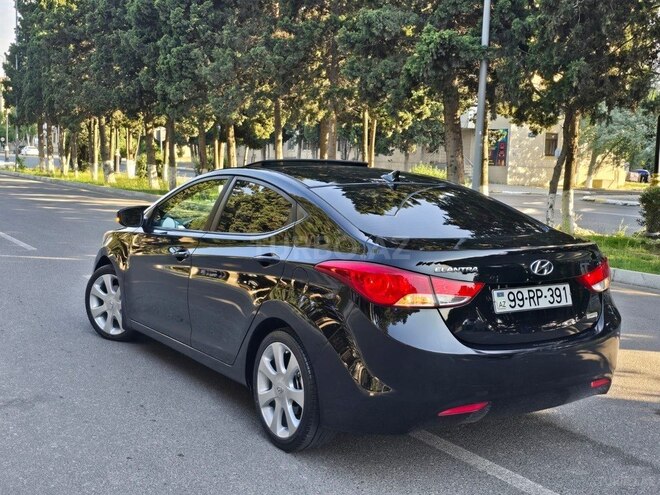 Hyundai Elantra-5