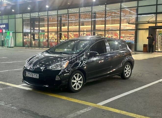 Toyota Prius C-1