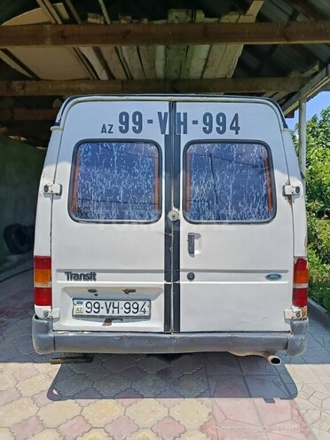 Ford Transit-2