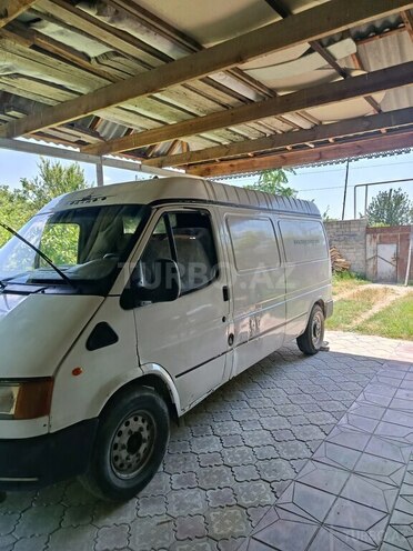 Ford Transit-4