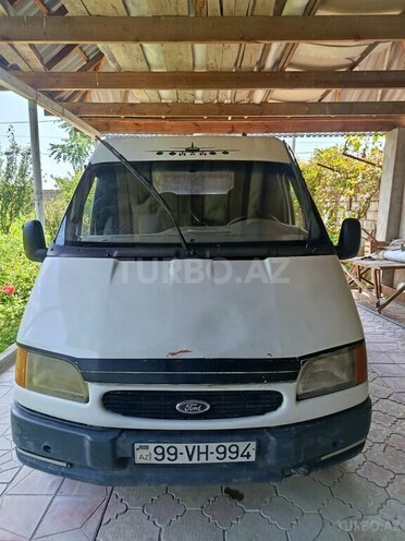 Ford Transit-1