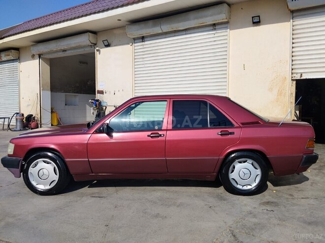 Mercedes 190-4