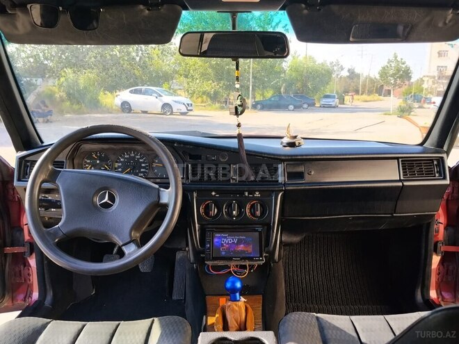 Mercedes 190-9