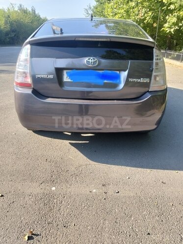 Toyota Prius-5