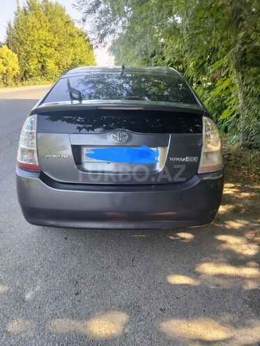 Toyota Prius-12