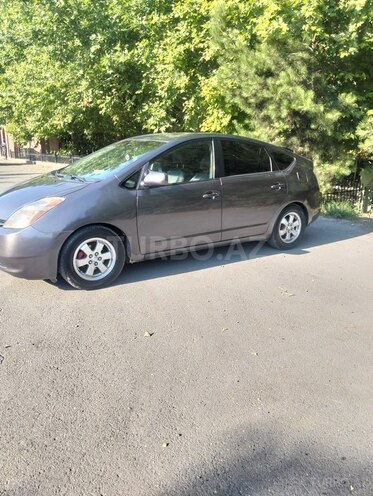 Toyota Prius-2