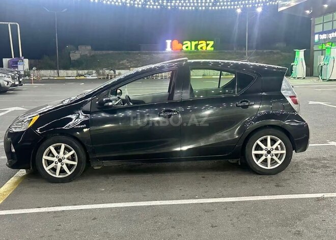 Toyota Prius C-4