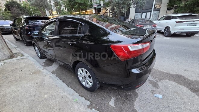 Kia Rio-5
