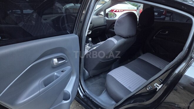 Kia Rio-10