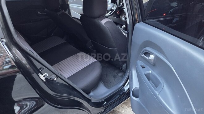 Kia Rio-13