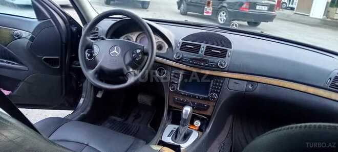 Mercedes E 270-4