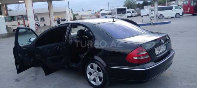 Mercedes E 270-11