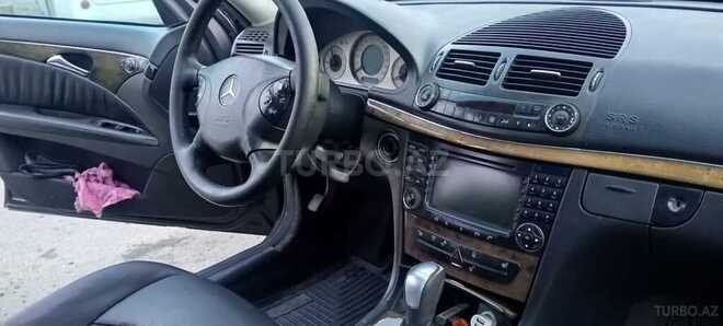 Mercedes E 270-5