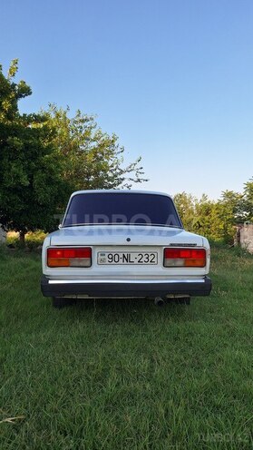 LADA (VAZ) 2107-2