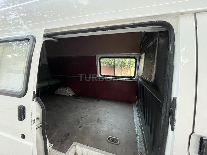 Ford Transit-2