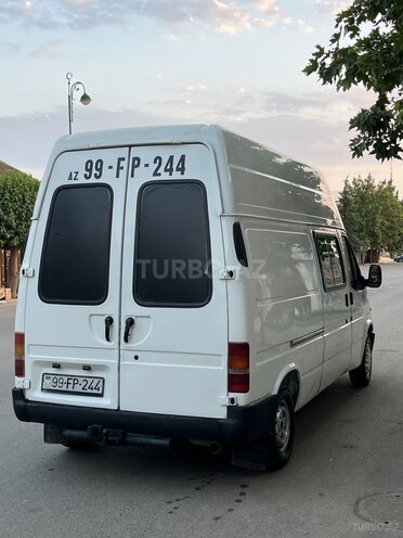 Ford Transit-6
