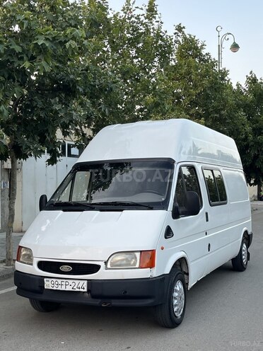 Ford Transit-9