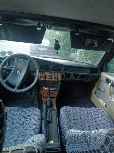 Mercedes 190-5