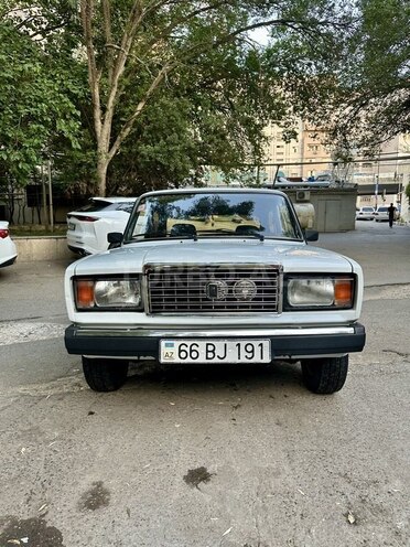 LADA (VAZ) 2107-1