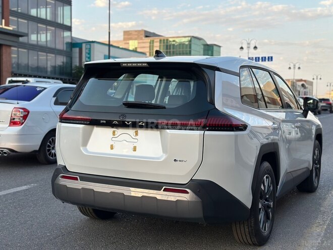 Toyota RAV4-8