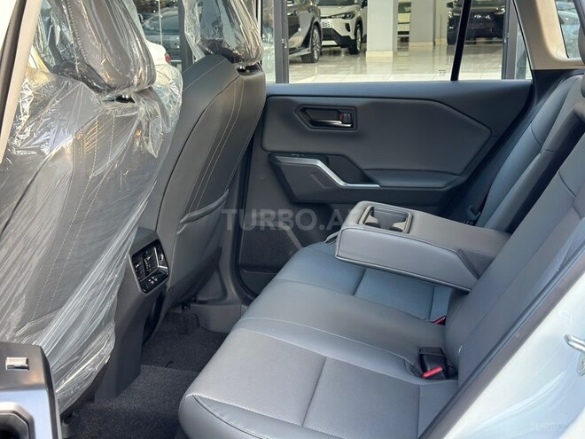 Toyota RAV4-14